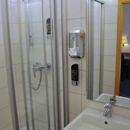 Stadt-gut-hotel Altstadt-hotel Stern 酒店 德尔奥博的新市场