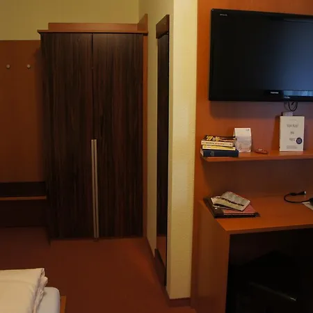 Stadt-gut-hotel Altstadt-hotel Stern 德尔奥博的新市场