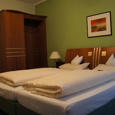 Stadt-gut-hotel Altstadt-hotel Stern 德尔奥博的新市场