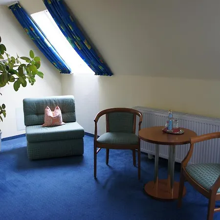 Stadt-gut-hotel Altstadt-hotel Stern 酒店 德尔奥博的新市场