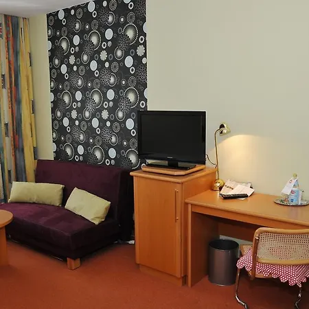 Stadt-gut-hotel Altstadt-hotel Stern 酒店 德尔奥博的新市场