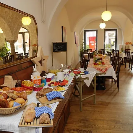 Stadt-gut-hotel Altstadt-hotel Stern 3* 德尔奥博的新市场