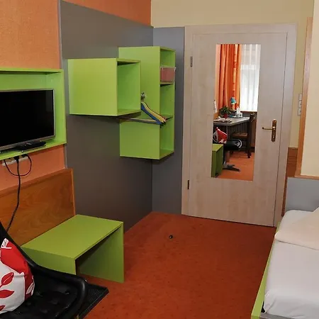 Stadt-gut-hotel Altstadt-hotel Stern 3* 德尔奥博的新市场